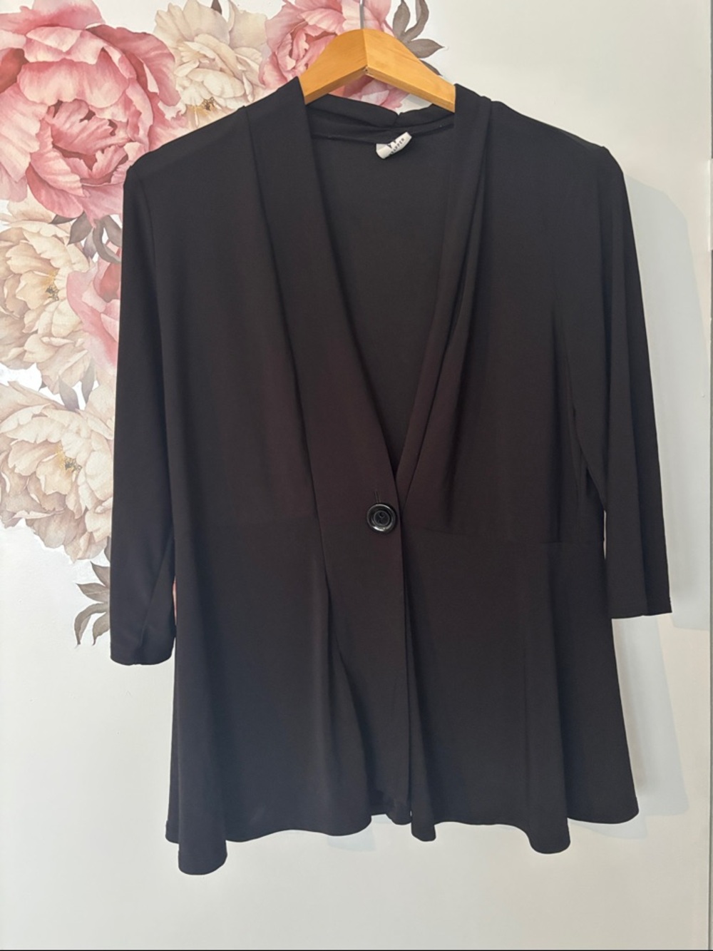 Wrapper Black Single-Button V-Neck Knit Blouse